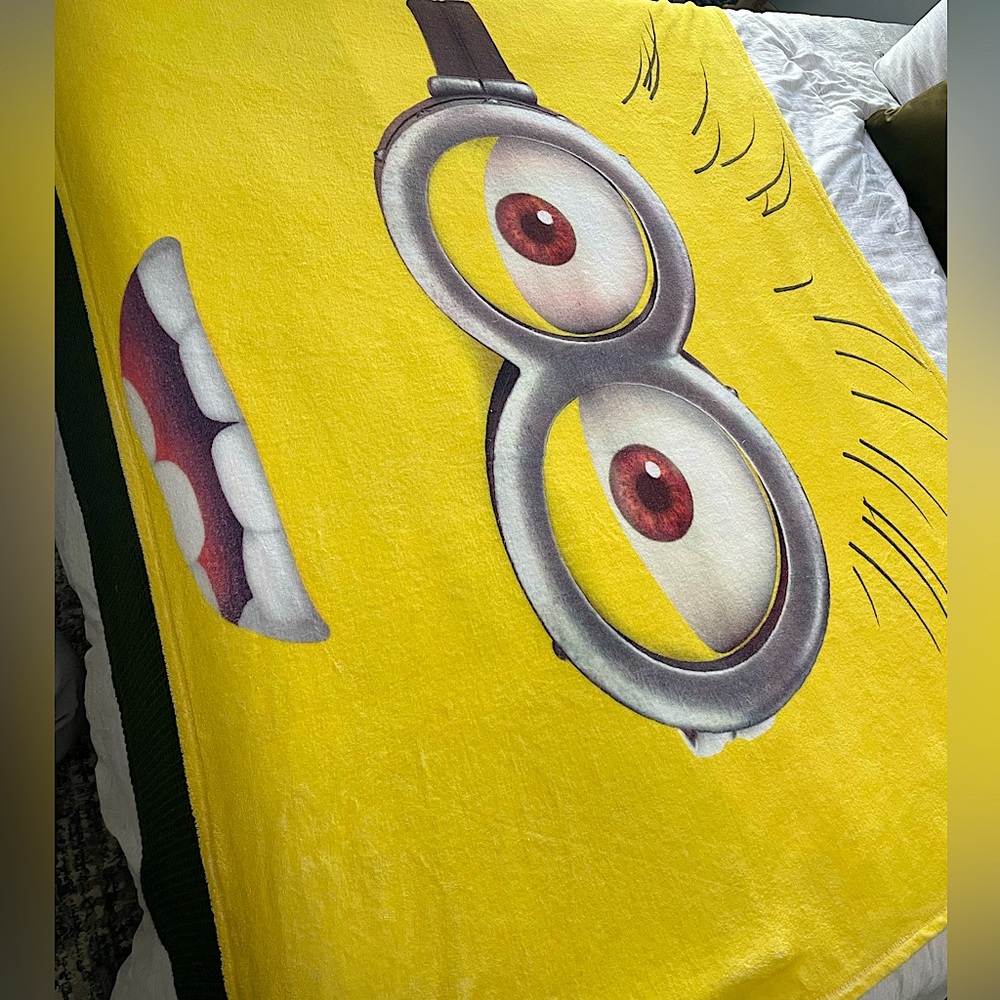 Despicable Me, Universal Studios Minion Mayhem, Yellow, Plush Blanket